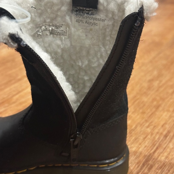 Girls Dr Martens Juney boots - Picture 4 of 8